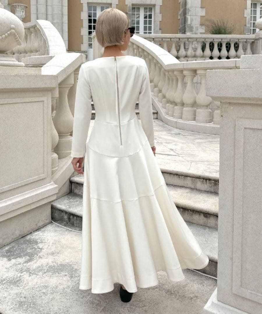 新品未使用タグ付き⭐︎JENNEフレア美ラインワンピース