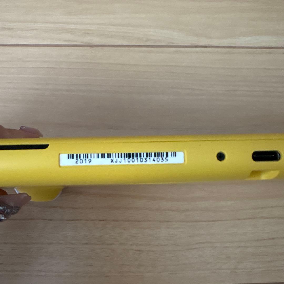 Nintendo Switch Lite イエロー 2019年製