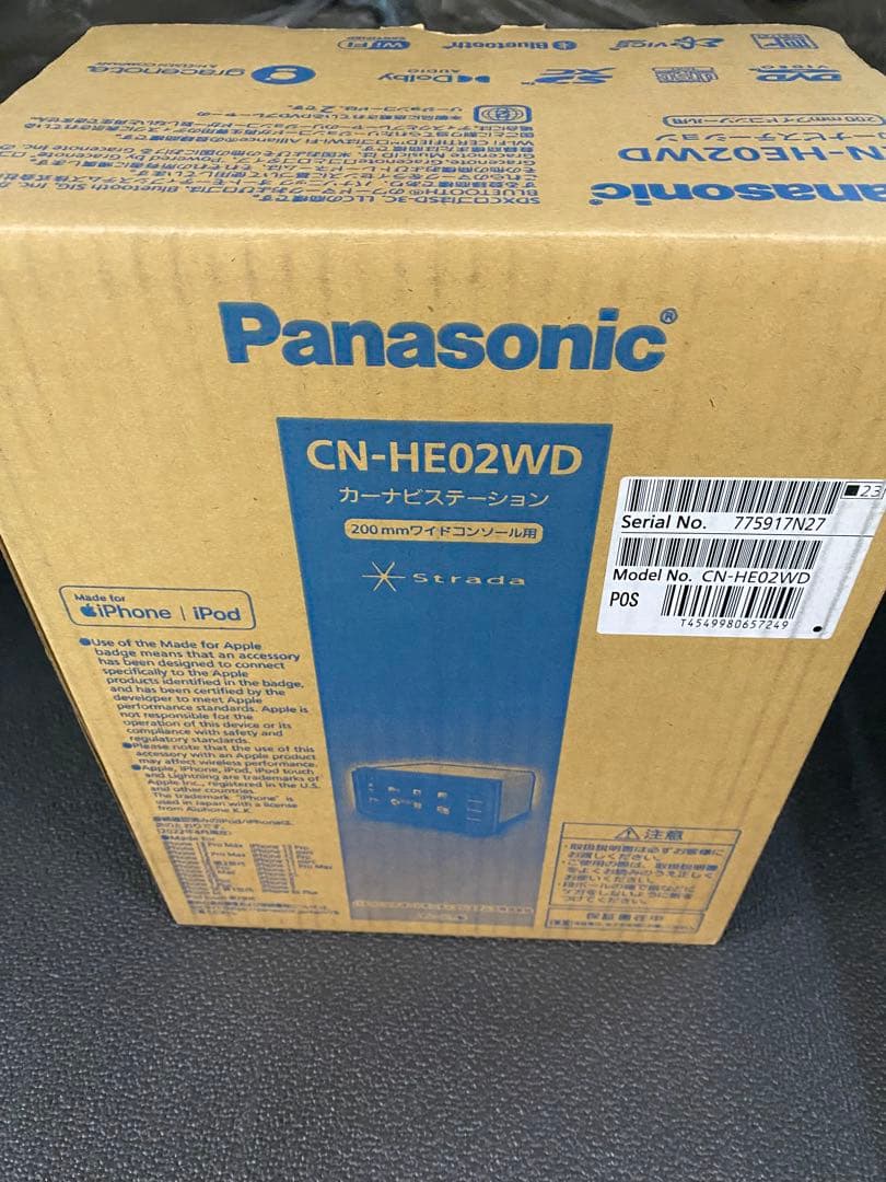 M*y様 新品未使用品　Panasonic ストラーダCN-HE02WD