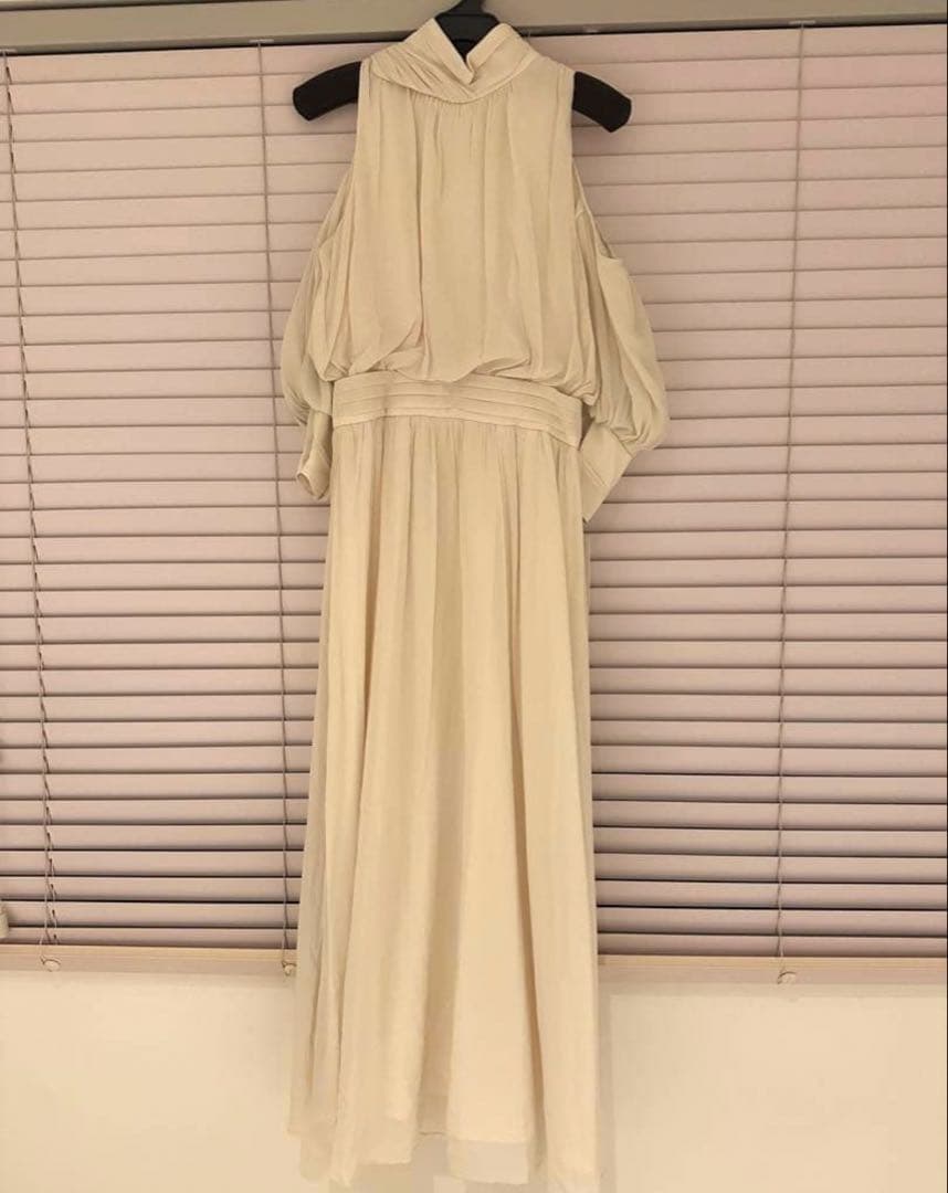 SNIDEL スナイデル コールドショルダーワンピース　新品　タグ付き