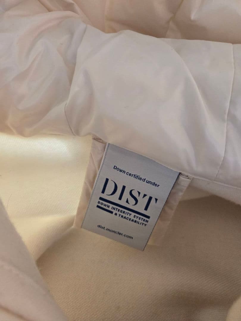 furucocoさま新品タグ付　モンクレール　MAMTELLA 　ケープコート