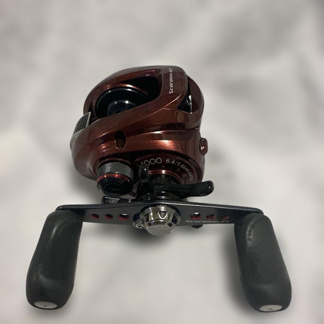 Scorpion XT ベイトリール 右ハンドル 6.4:1