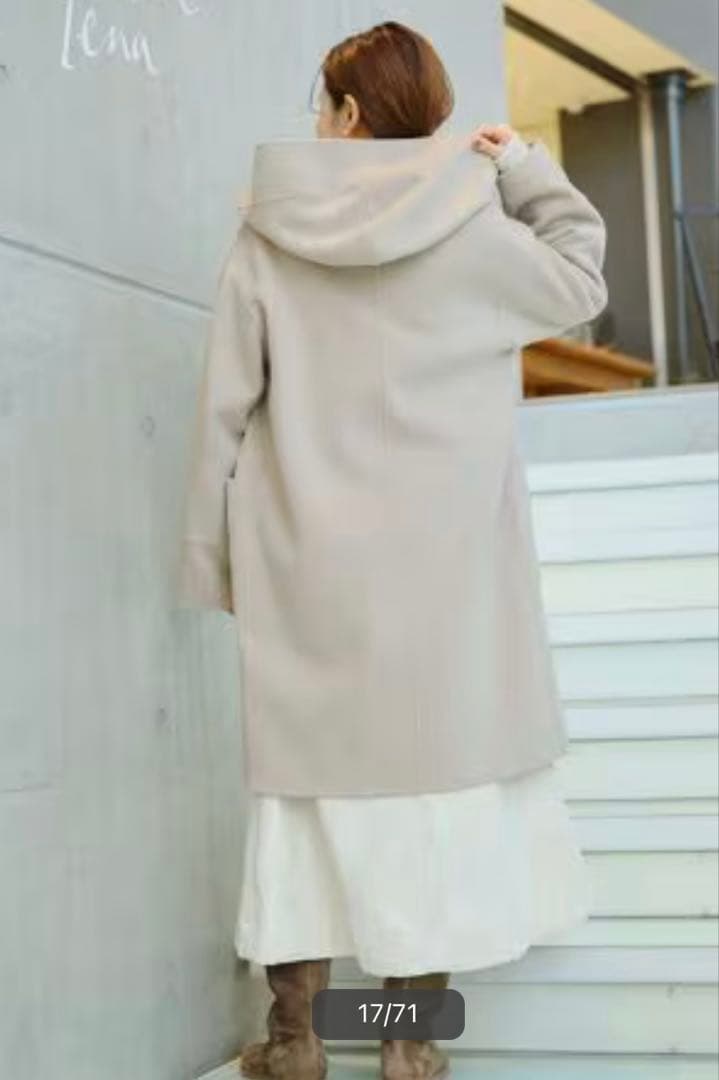 IENAスーパー160ダブルフェイス フードコート新品タグ付き　最後の一枚です。