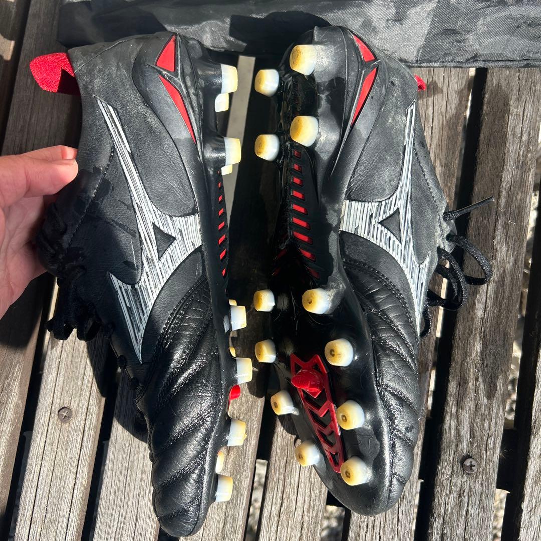 Mizuno Morelia サッカーシューズ ブラック/レッド