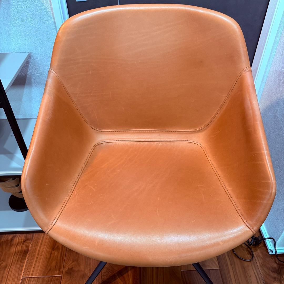 BoConcept ボーコンセプト ADELAIDE 回転式チェア レザー