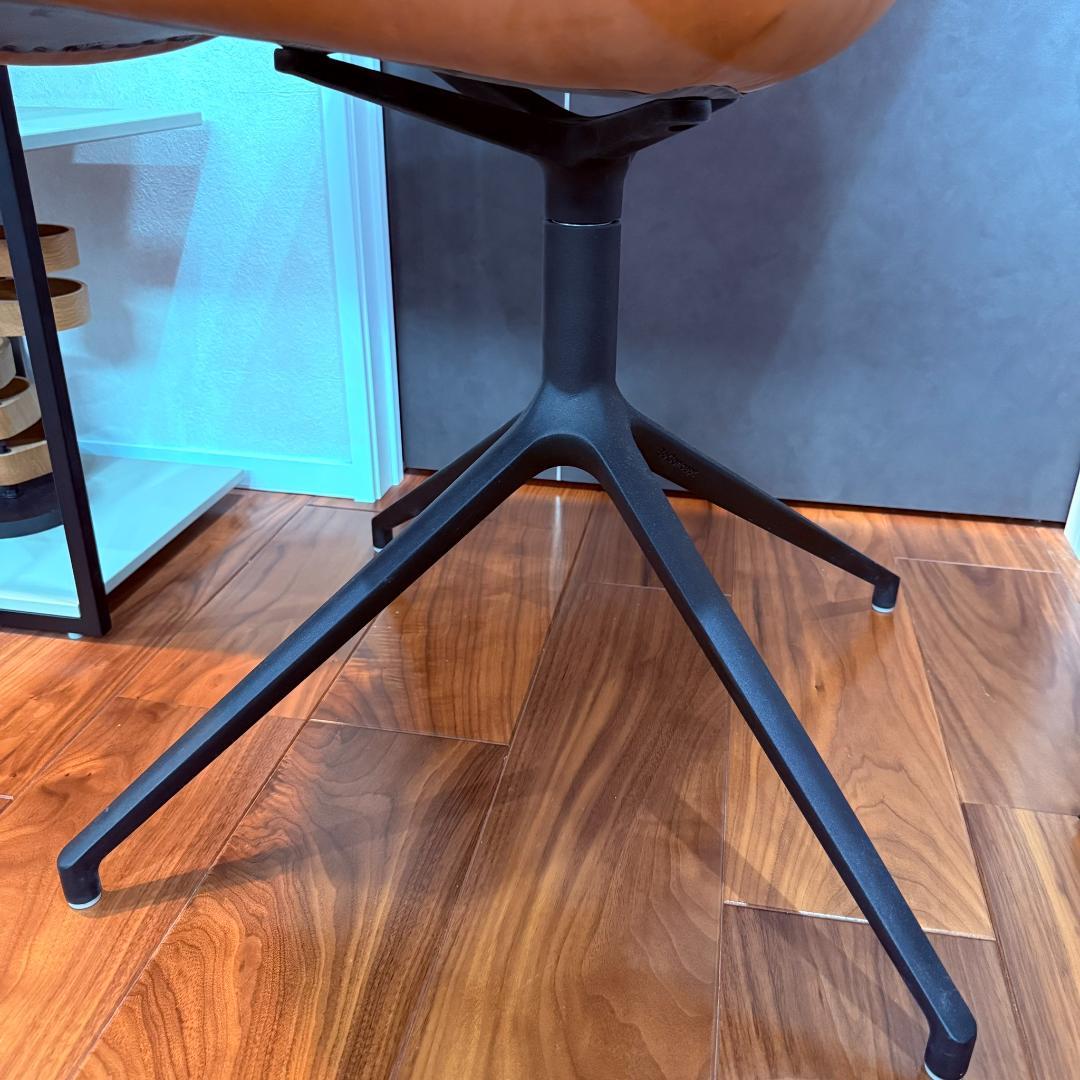 BoConcept ボーコンセプト ADELAIDE 回転式チェア レザー