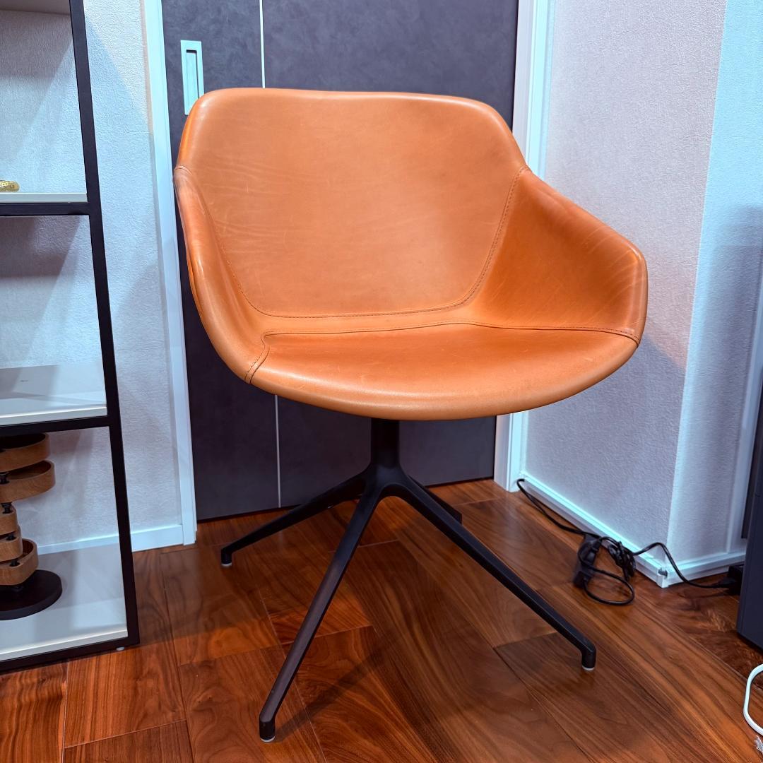 BoConcept ボーコンセプト ADELAIDE 回転式チェア レザー