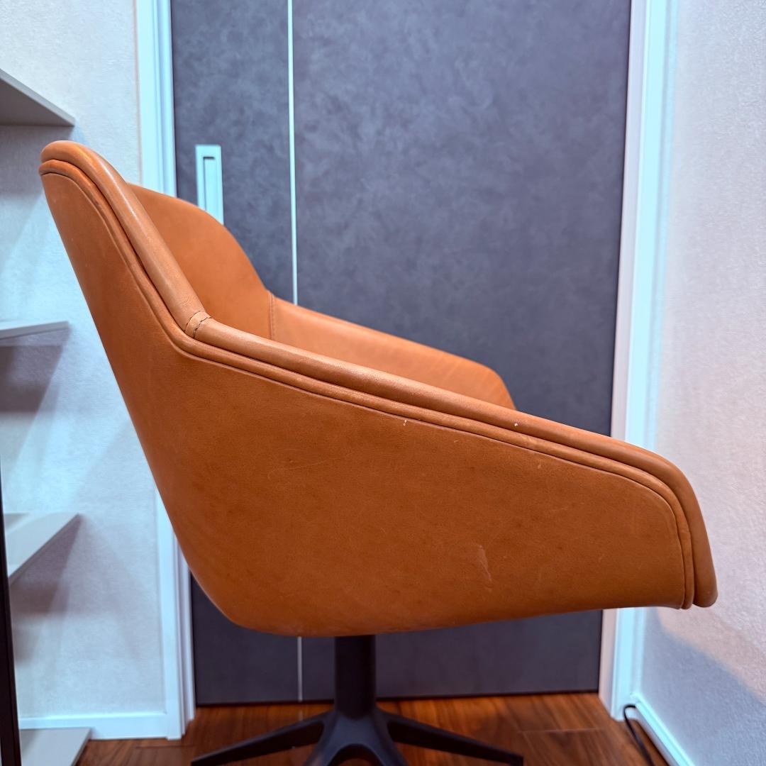 BoConcept ボーコンセプト ADELAIDE 回転式チェア レザー