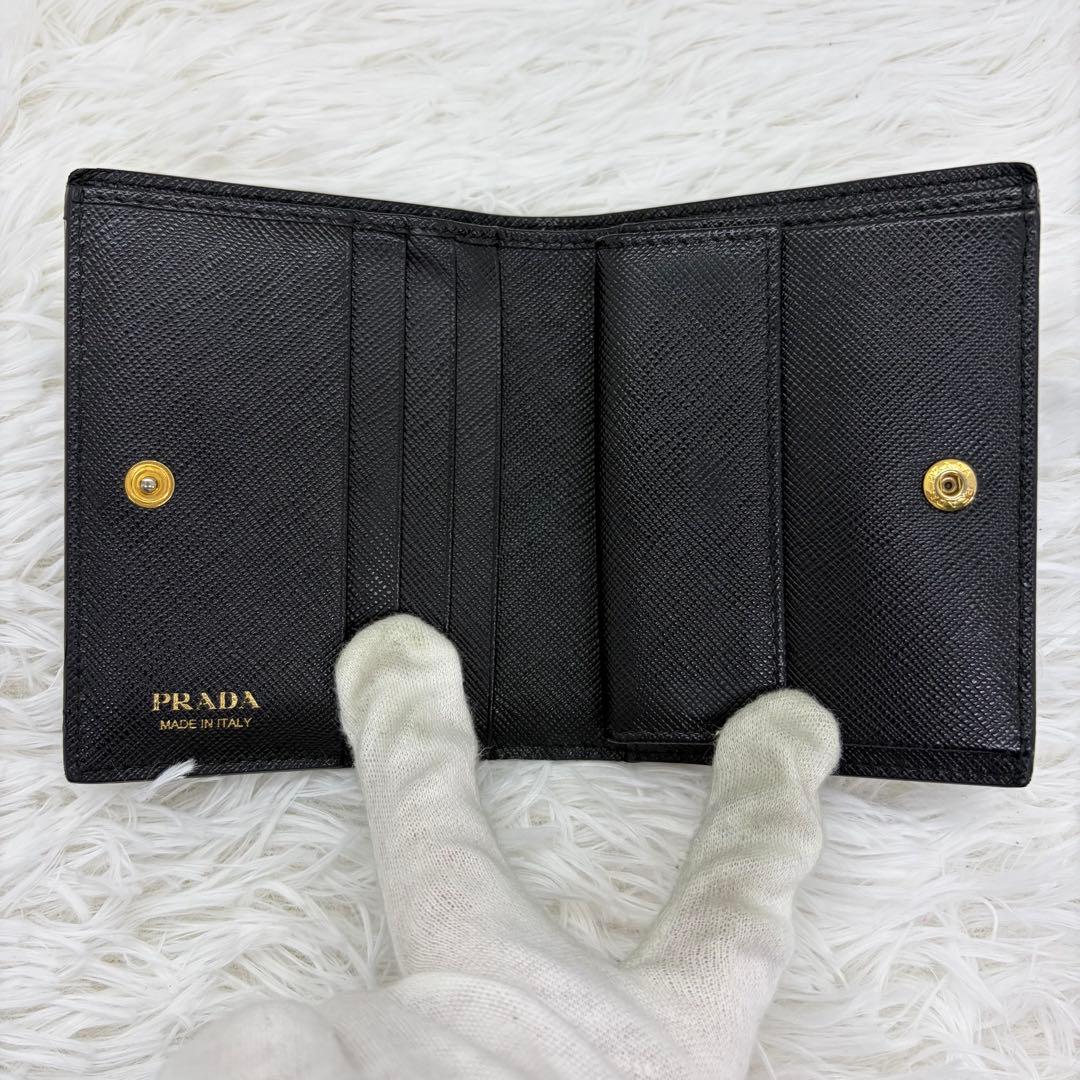 美品✨ プラダ 折り財布 シャイン サフィアーノ レザー オールブラック