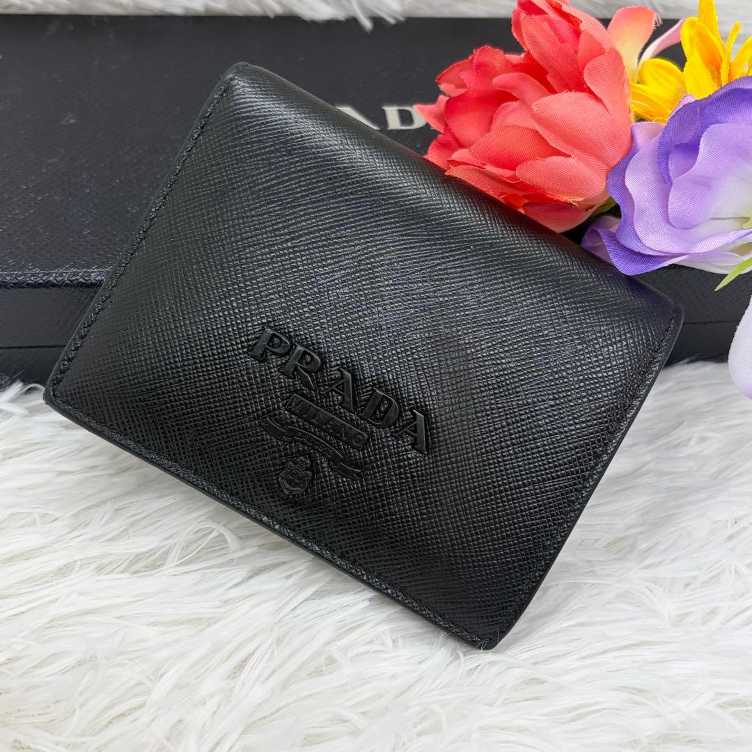 美品✨ プラダ 折り財布 シャイン サフィアーノ レザー オールブラック