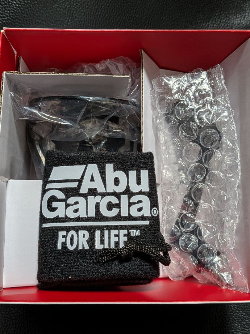 た*し様 ☆アブガルシア　レボＳＰビースト　２５００ＳＨ（新品）／バス／トラウト