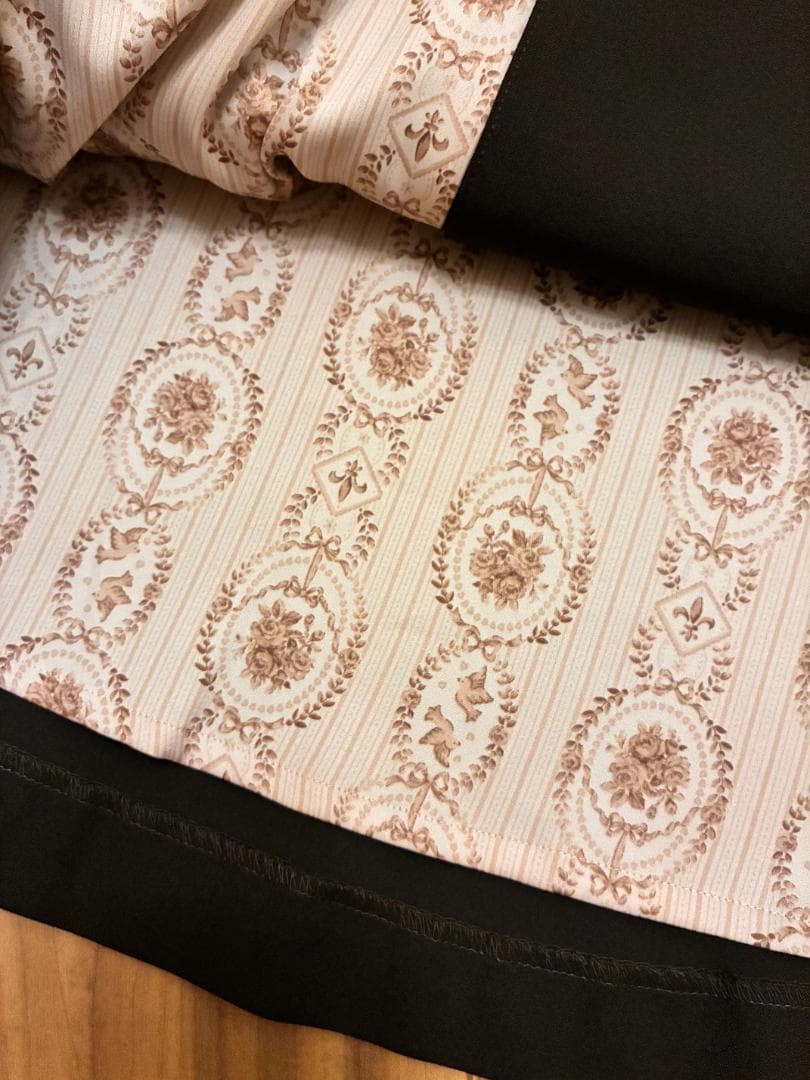 Innocent World　アリエスケープ　ショートケープコート