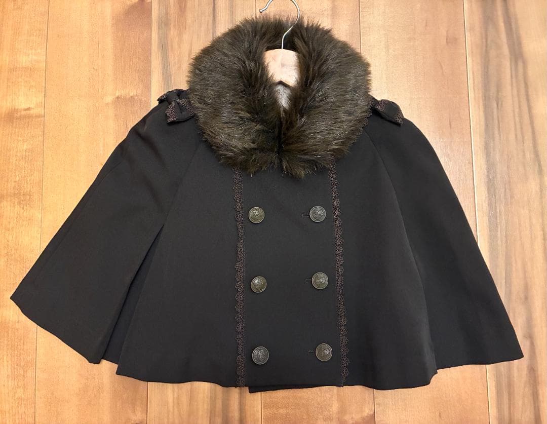 Innocent World　アリエスケープ　ショートケープコート