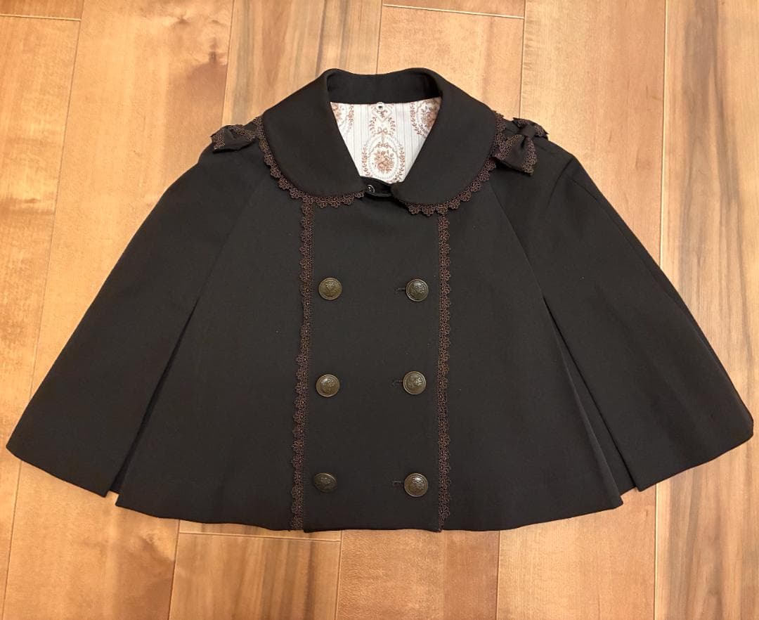 Innocent World　アリエスケープ　ショートケープコート