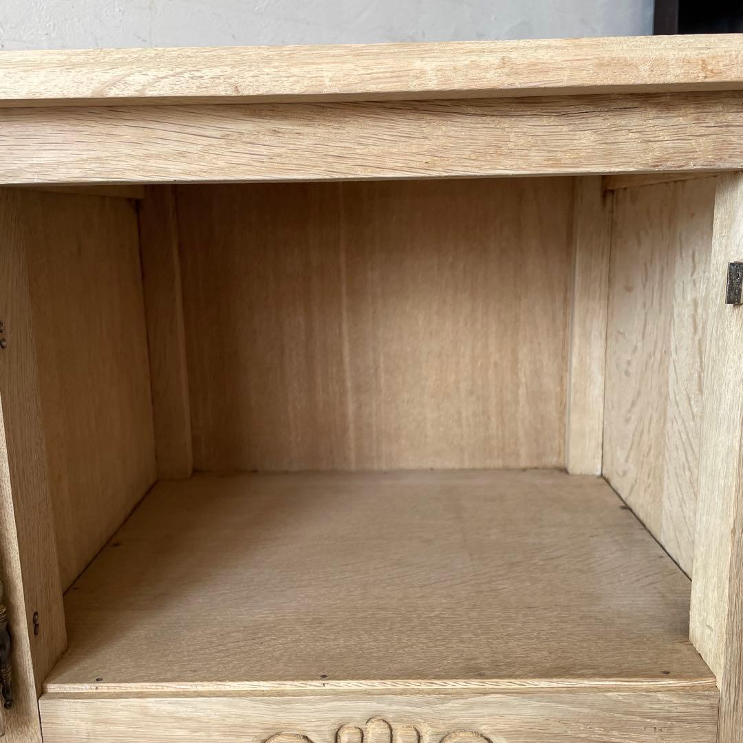 ビンテージ キャビネットベッドサイドテーブル 　猫脚　右開き　剥離