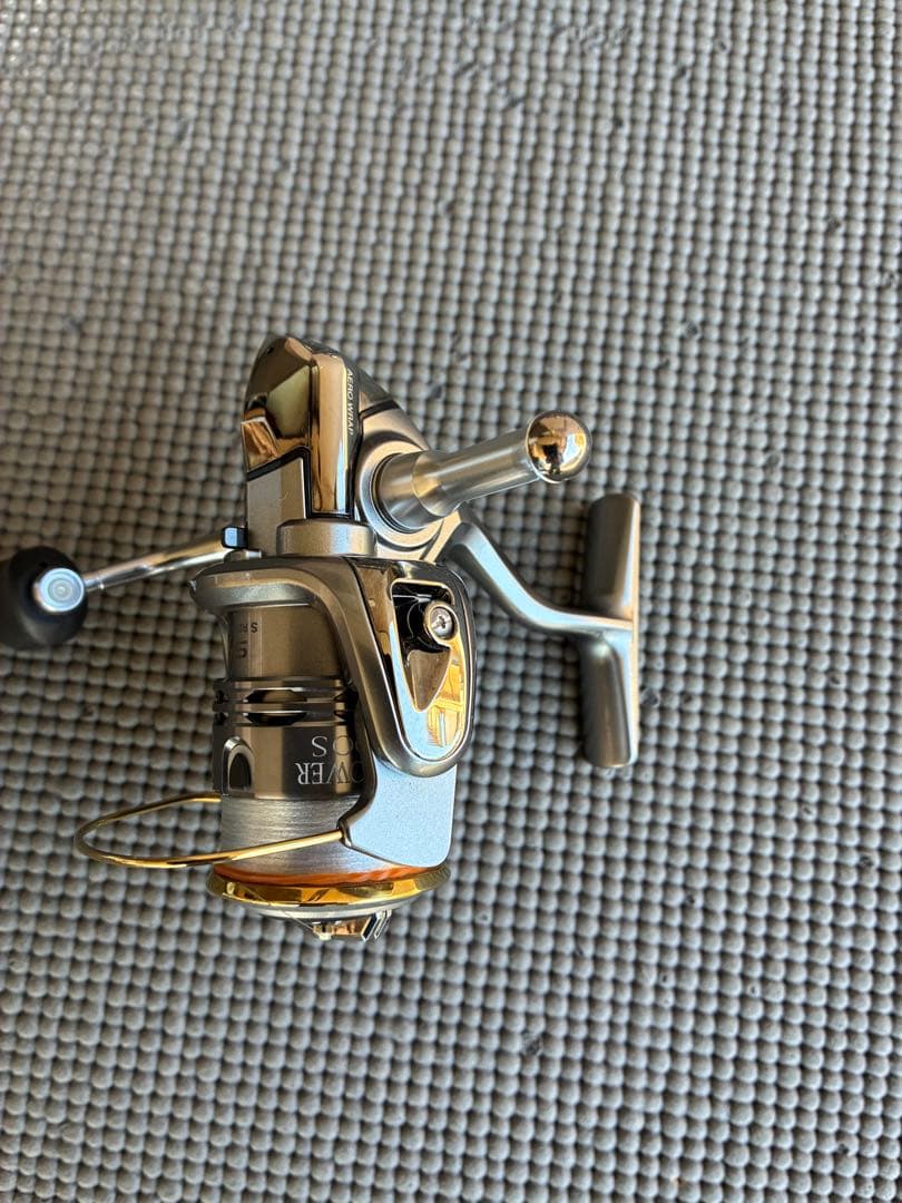 Shimano 11ツインパワーC2000S C 1000Sスプール付き