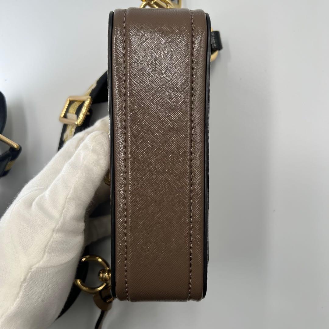 p*9様 マークジェイコブス スナップショット ショルダーバッグ ロゴ ベージュ