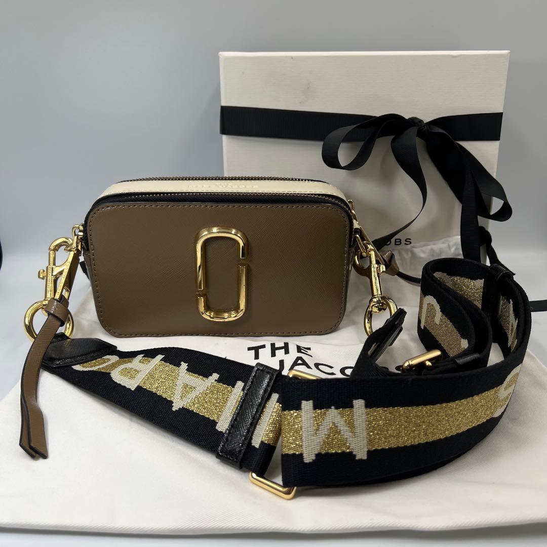 p*9様 マークジェイコブス スナップショット ショルダーバッグ ロゴ ベージュ