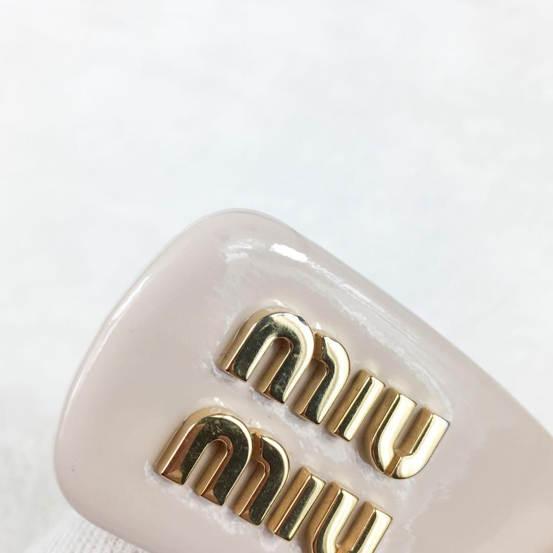 ミュウミュウ ヘアピン ヘアクリップ バレッタ ベージュ レディース 正規品