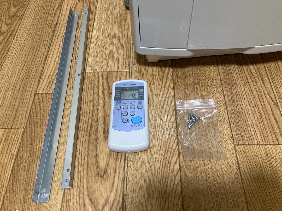 ★未使用近く2025年最新型　コロナ窓用エアコン CW-F1825R-W冷房専用