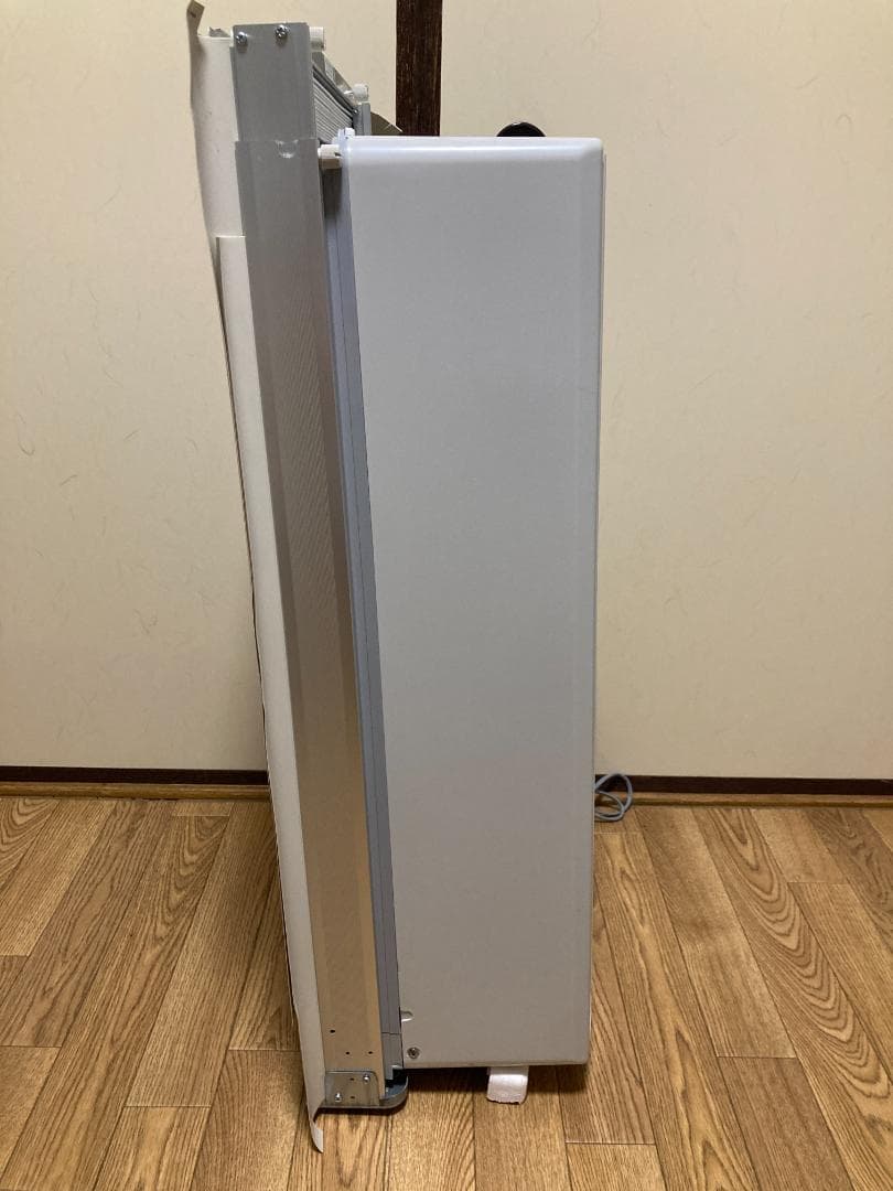 ★未使用近く2025年最新型　コロナ窓用エアコン CW-F1825R-W冷房専用