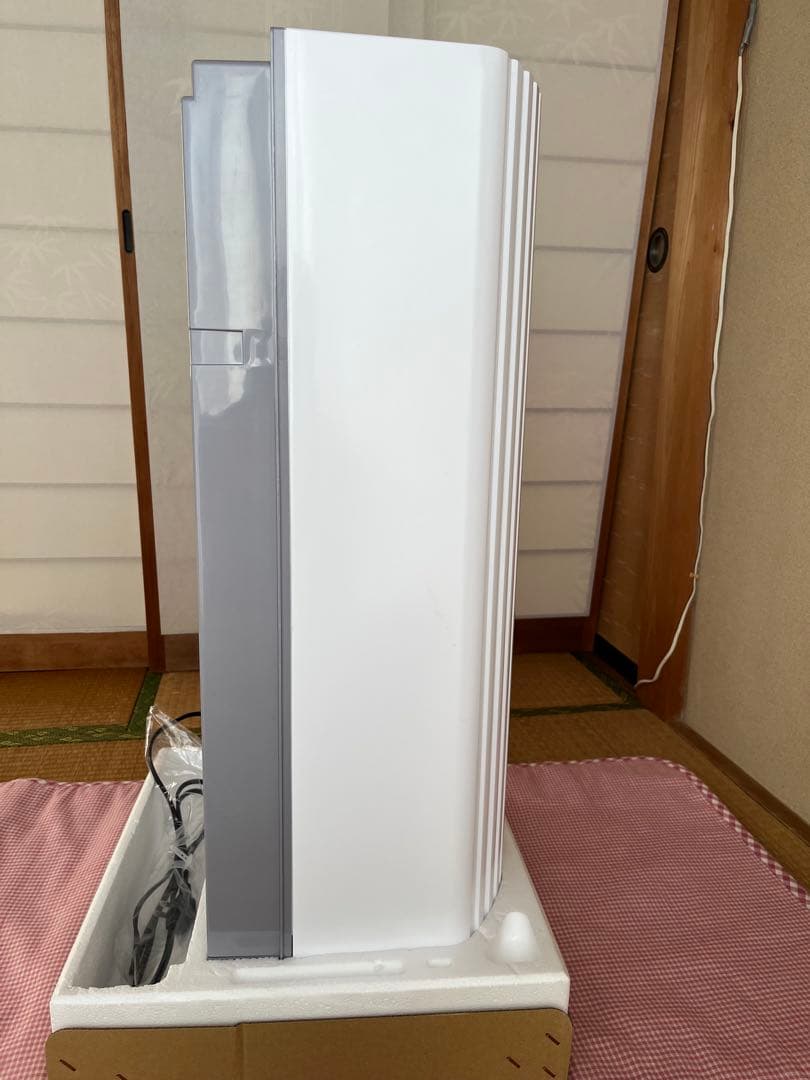 トヨトミ窓用エアコン　2024年製TIW-A1824