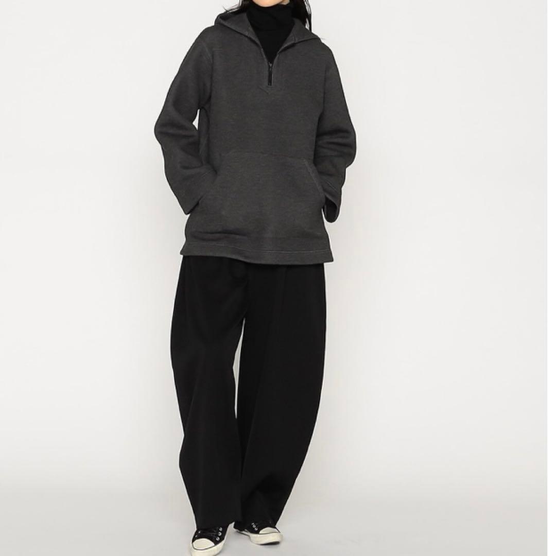 バジーレ28 フードパーカー