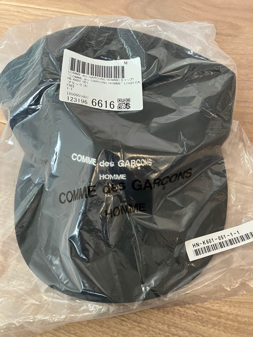 新品 コムデギャルソンオム24AW ロゴキャップ　黒 HN-K601-051