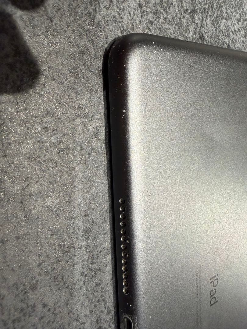 Apple iPad 第8世代　32GBスペースグレー 本体