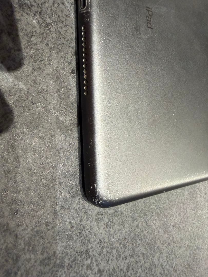 Apple iPad 第8世代　32GBスペースグレー 本体