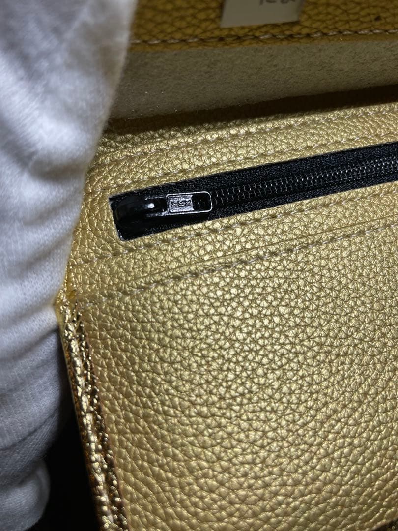 【皇居限定品】菊の御紋入り 長財布 ゴールドと純金箔入り あぶらとり紙付き 牛革