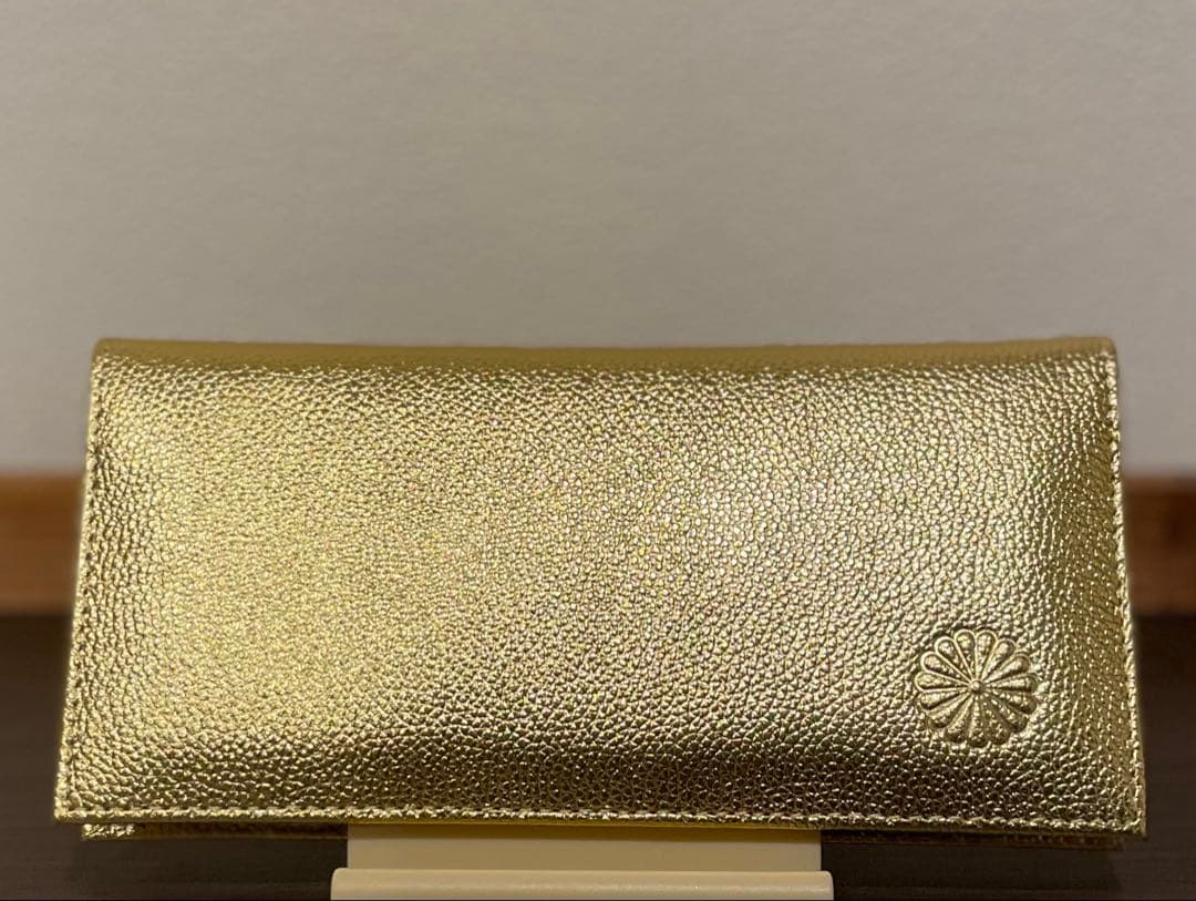 【皇居限定品】菊の御紋入り 長財布 ゴールドと純金箔入り あぶらとり紙付き 牛革