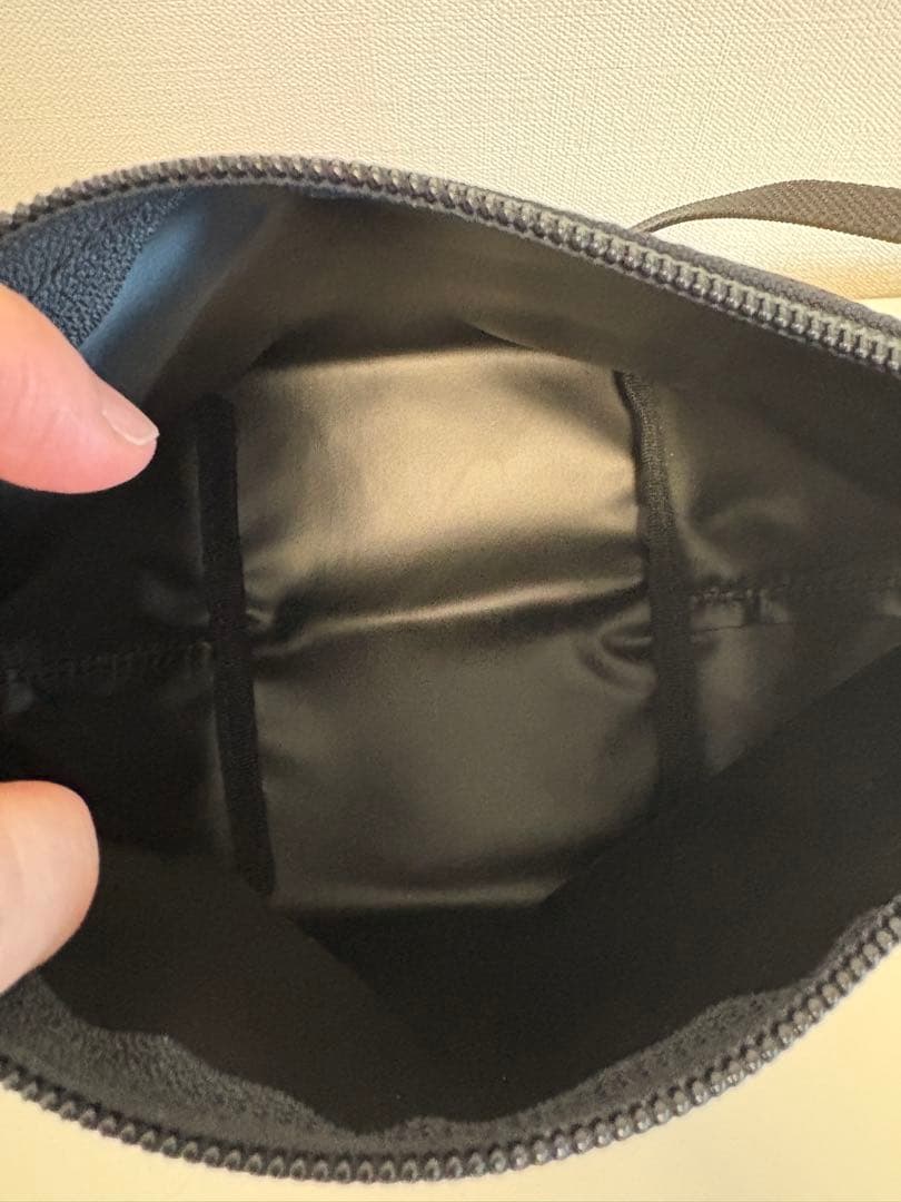 【美品】エルベシャプリエ 2885N ノワール ナイロン舟型ショルダーバッグS