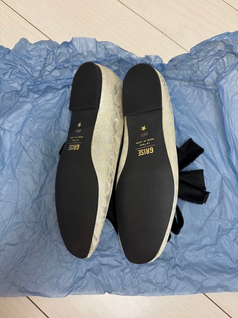 GRISE サテンリボンバレリーナ