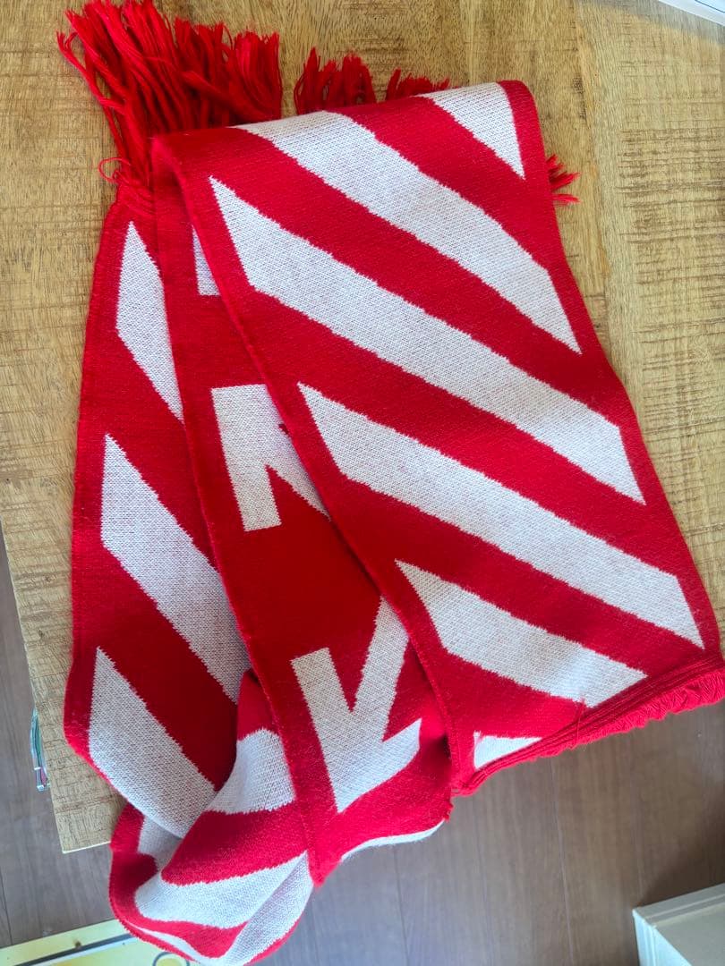 OFF-WHITE 矢印パターン マフラー