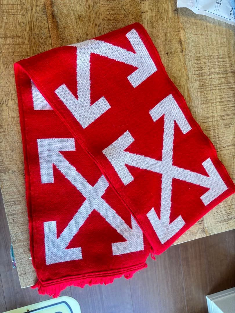 OFF-WHITE 矢印パターン マフラー