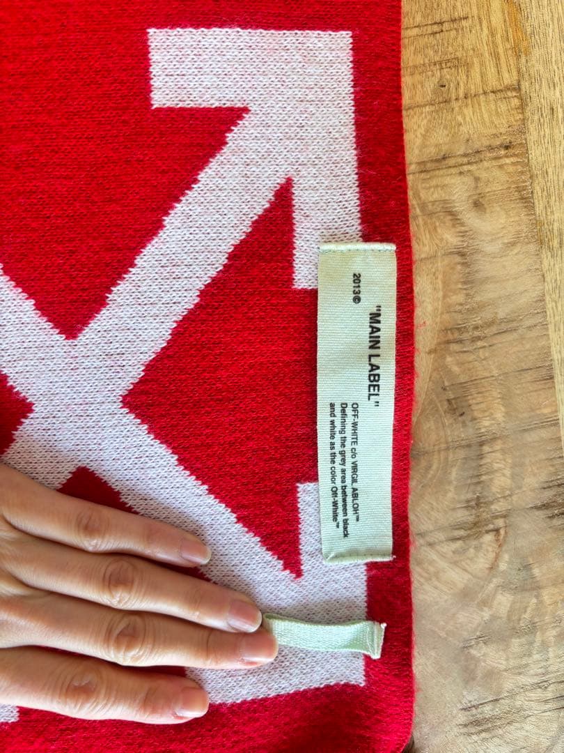 OFF-WHITE 矢印パターン マフラー