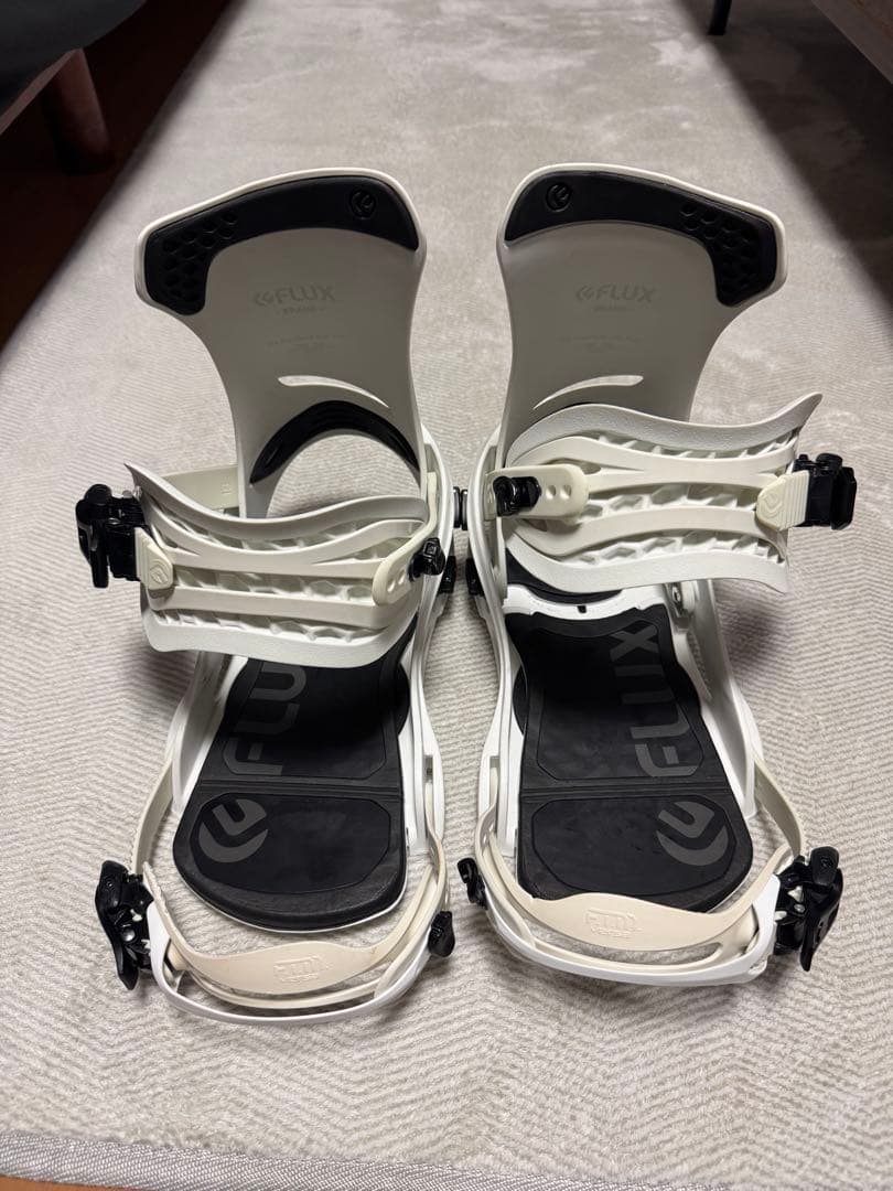 FLUX DS Mサイズ ホワイト ビンディング