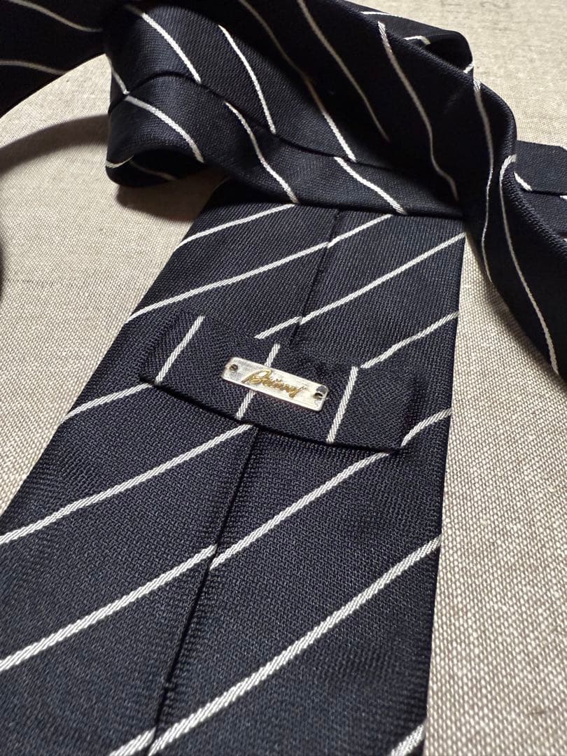 Brioni／ブリオーニ／レジメンタルタイ／ブラック／シルバー／Italy製