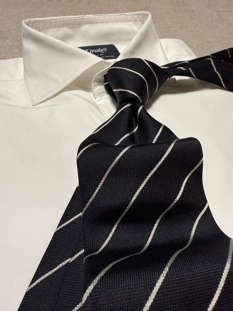 Brioni／ブリオーニ／レジメンタルタイ／ブラック／シルバー／Italy製