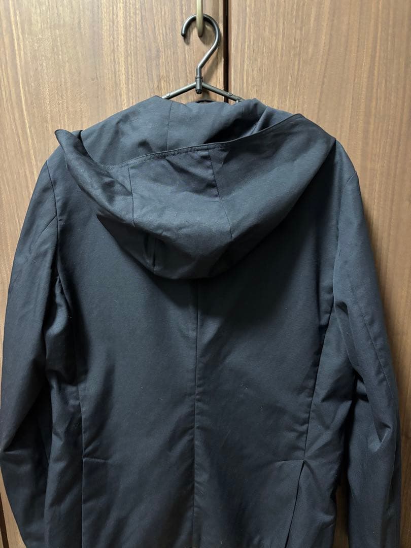 値下げ　新品　エンポリオ・アルマーニ　フード付きノーカラージャケット