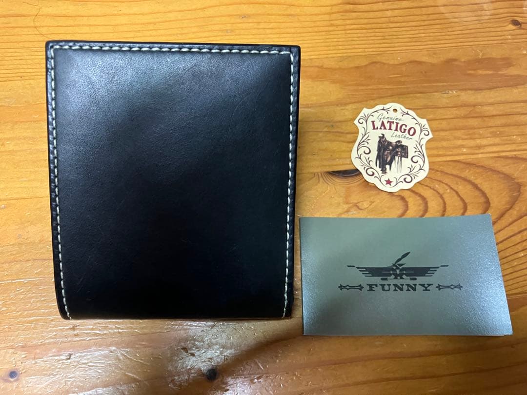 未使用　最終値下　FUNNY ファニー　二つ折り財布 ブラック