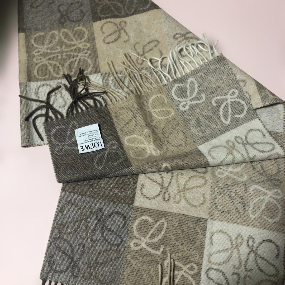 LOEWE ロエベ　チェッカーボードスカーフ　ベージュ系マフラー