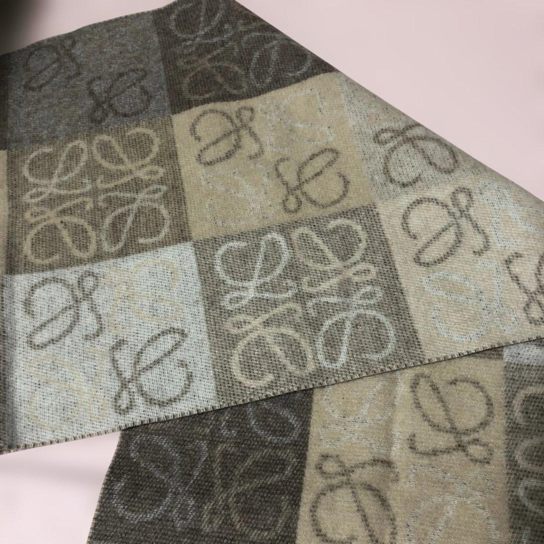 LOEWE ロエベ　チェッカーボードスカーフ　ベージュ系マフラー