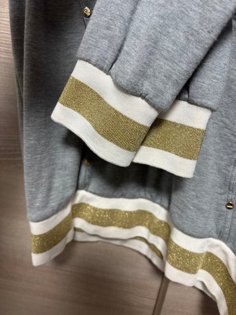 美品 GUCCI レディース フード パーカー グレー 金ラメ