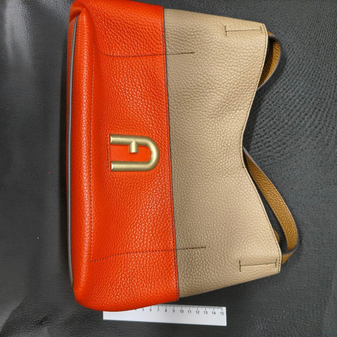 FURLA　フルラ　レディース　レザー ショルダーバッグ ベージュ/オレンジ