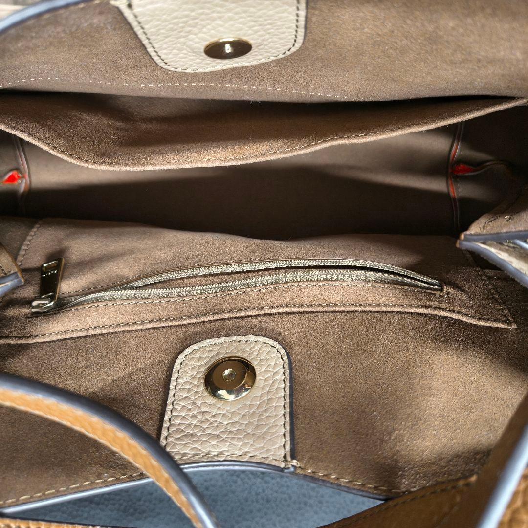 FURLA　フルラ　レディース　レザー ショルダーバッグ ベージュ/オレンジ