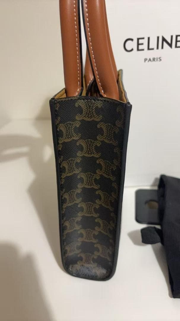 Celine ミニ バーティカルカバ トリオンフ キャンバス タン