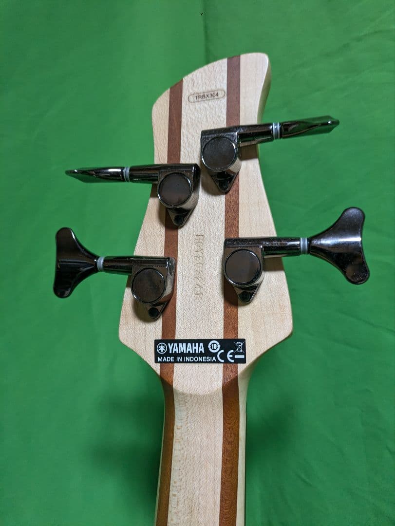 ヤマハ YAMAHA TRBX 304 ホワイト 付属品付き