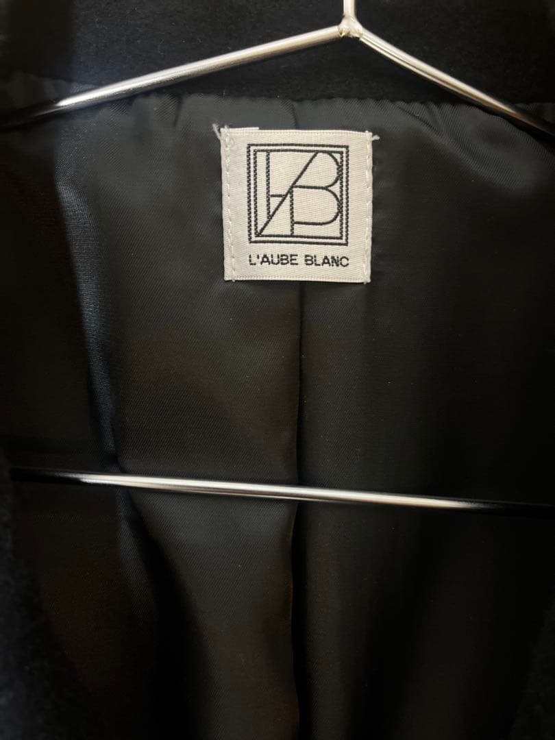 L’AUBE BLANC Belted Chester coat